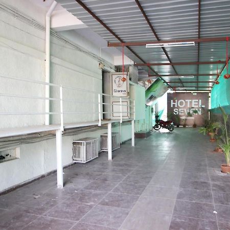 Hotel Seven Ahmedabad Exterior photo