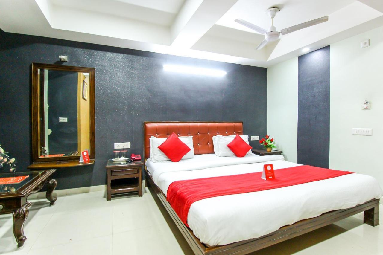 Hotel Seven Ahmedabad Exterior photo