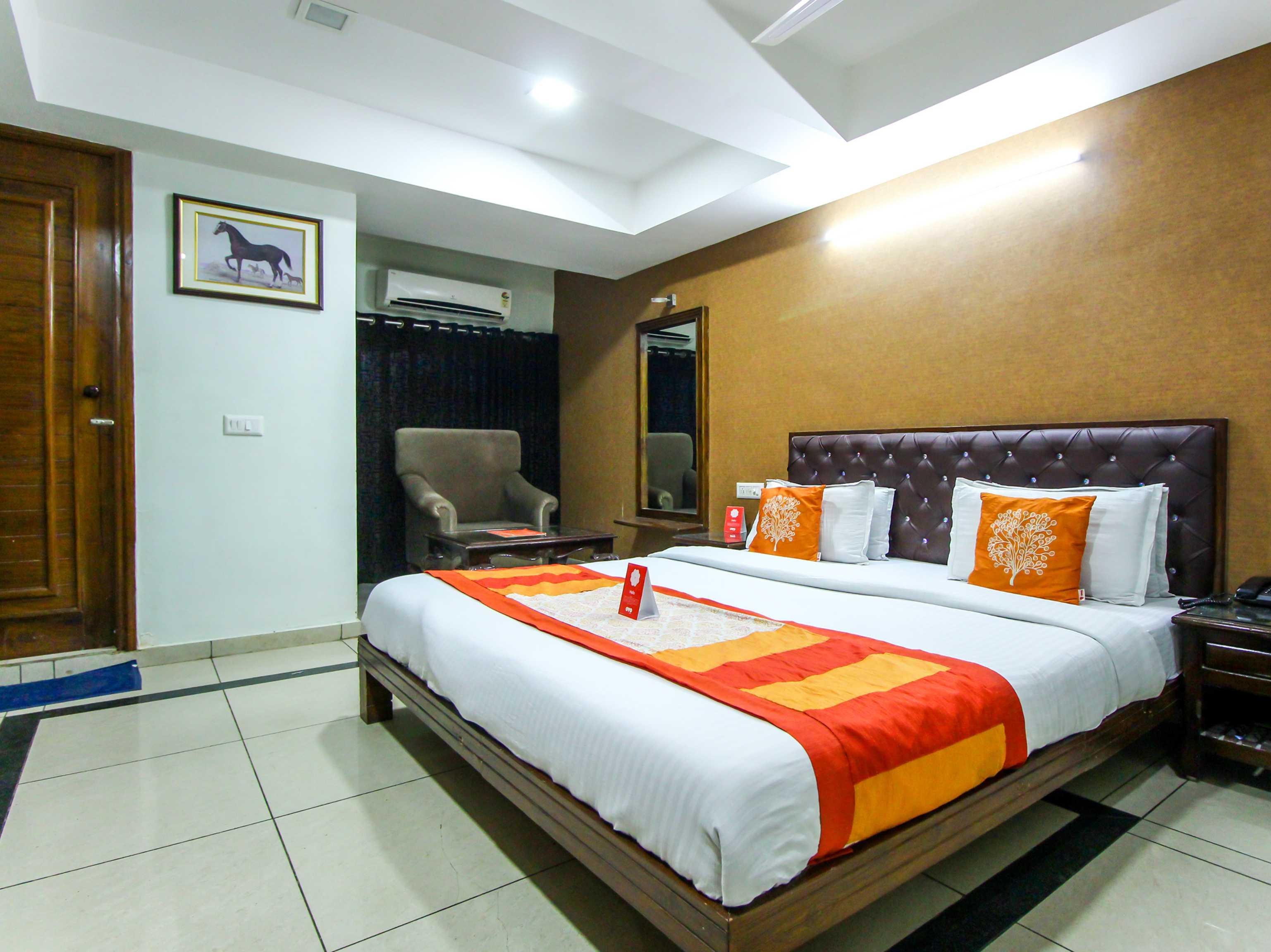 Hotel Seven Ahmedabad Exterior photo