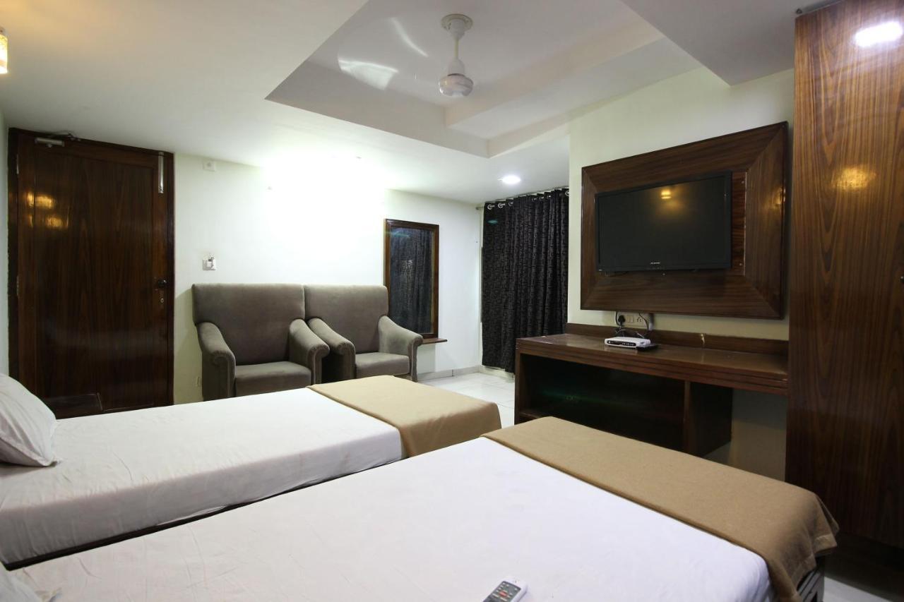 Hotel Seven Ahmedabad Exterior photo