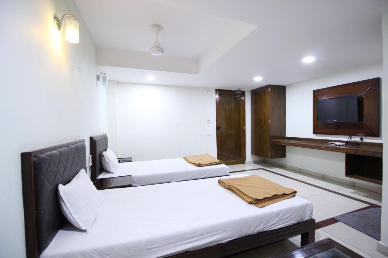 Hotel Seven Ahmedabad Exterior photo