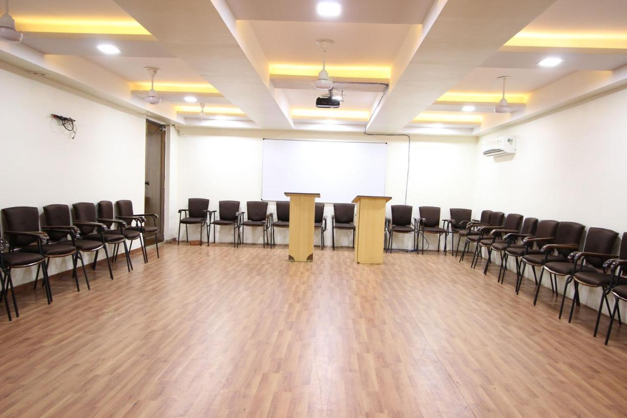 Hotel Seven Ahmedabad Exterior photo